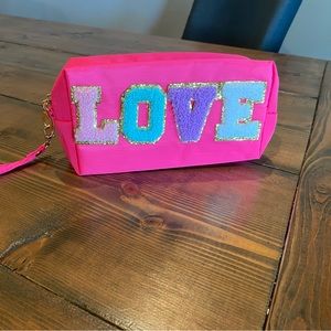 Cosmetic or pencil pouch